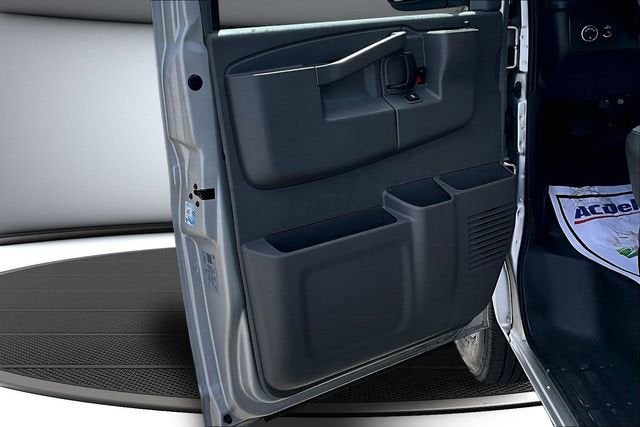 2022 GMC Savana Passenger 3500 LS