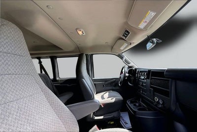 2022 GMC Savana Passenger 3500 LS