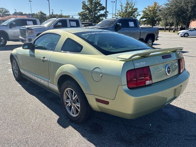 2005 Ford Mustang Deluxe