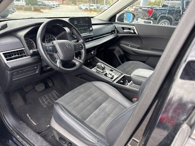 2024 Mitsubishi Outlander SE