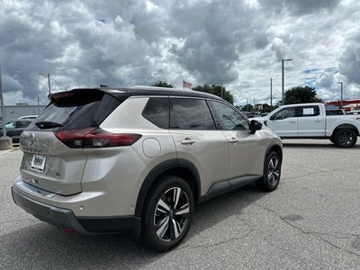 2025 Nissan Rogue SL