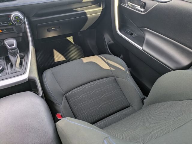 2023 Toyota RAV4 Hybrid SE