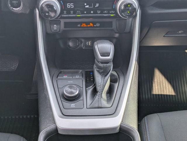 2023 Toyota RAV4 Hybrid SE