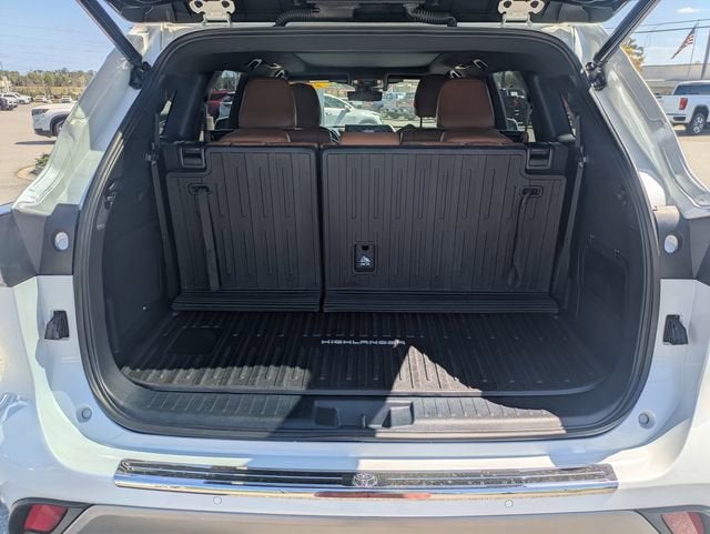 2022 Toyota Highlander Platinum