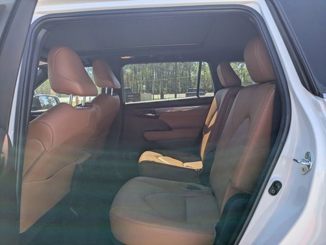 2022 Toyota Highlander Platinum