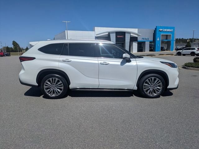 2022 Toyota Highlander Platinum