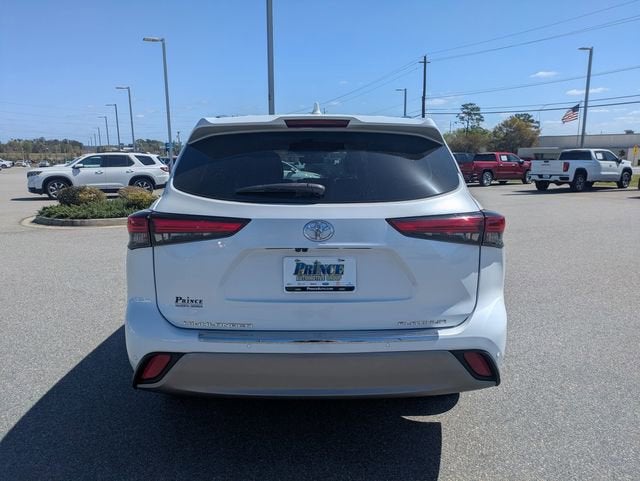 2022 Toyota Highlander Platinum