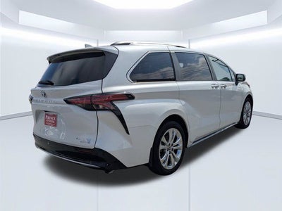 2024 Toyota Sienna Platinum 7 Passenger