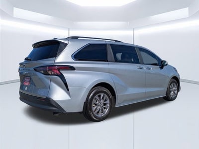 2025 Toyota Sienna XLE