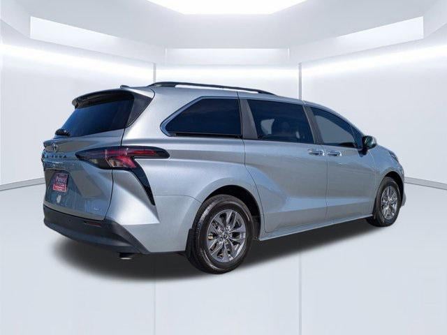2025 Toyota Sienna XLE