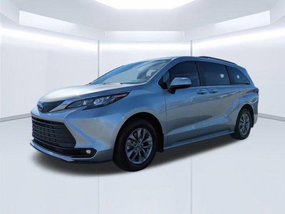 2025 Toyota Sienna XLE