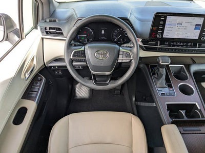 2024 Toyota Sienna XLE 8 Passenger
