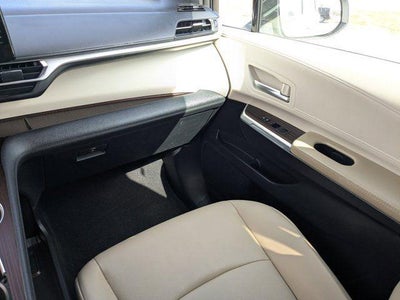 2024 Toyota Sienna XLE 8 Passenger