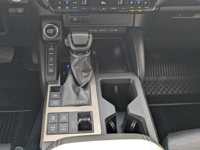 2025 Toyota Land Cruiser Base PREMIUM