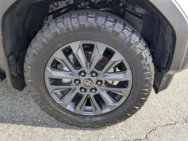 2025 Toyota Land Cruiser Base PREMIUM