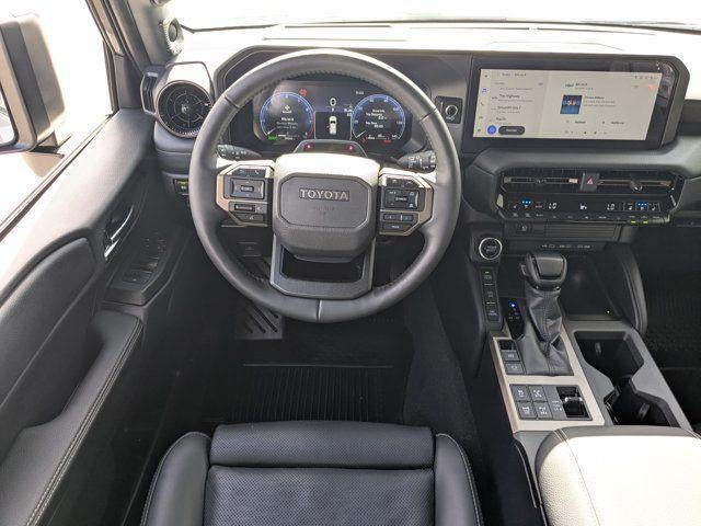 2025 Toyota Land Cruiser Base PREMIUM