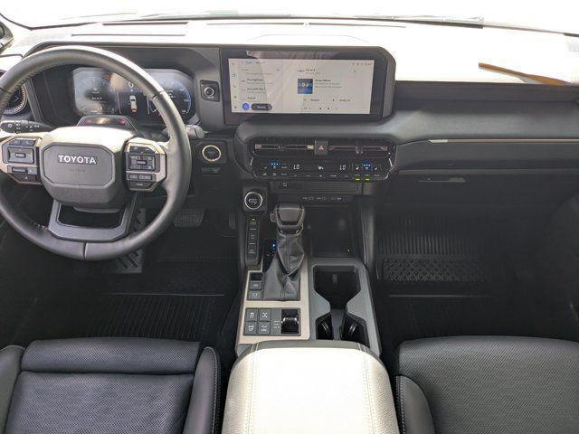 2025 Toyota Land Cruiser Base PREMIUM