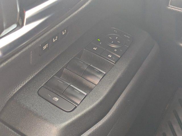 2025 Toyota Land Cruiser Base PREMIUM